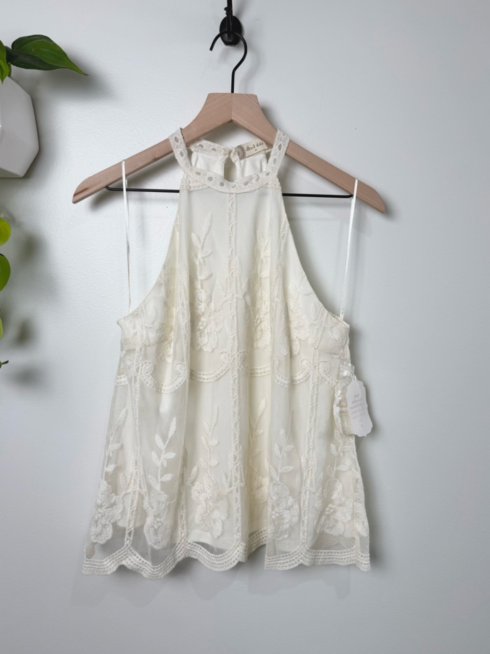 Altar’d State Lace Embroidered Tank Top Womens Medium Cream Boho Halter NWT